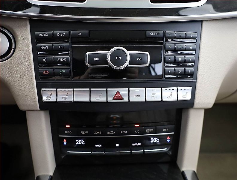 Mercedes-Benz Třídy E (2013) E 350 BlueTEC 4MATIC, 4X4 - fotka 10 z 19
