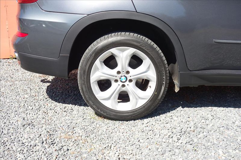 BMW X5 40d 225KW,xDRIVE,NAVIGACE. - fotka 9 z 37