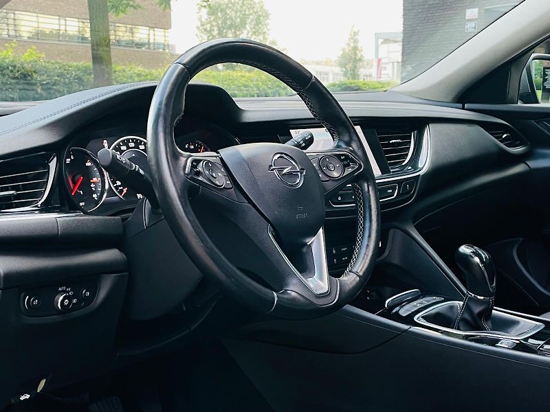 Opel Insignia 2.0CDTi KAMERA SERVISKA TAŽNÉ - fotka 29 z 55