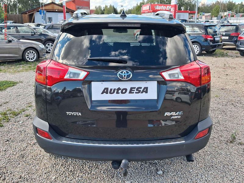 Toyota RAV4 (2014) 2.2 D-4D 4x4, ČR, AC, TZ - fotka 5 z 22