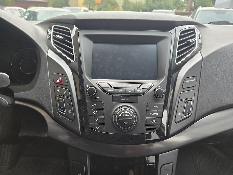 Hyundai i40 (2019) 1.6-DPH-NOVÝ MODEL-NAVI-KAMERA - fotka 13 z 15