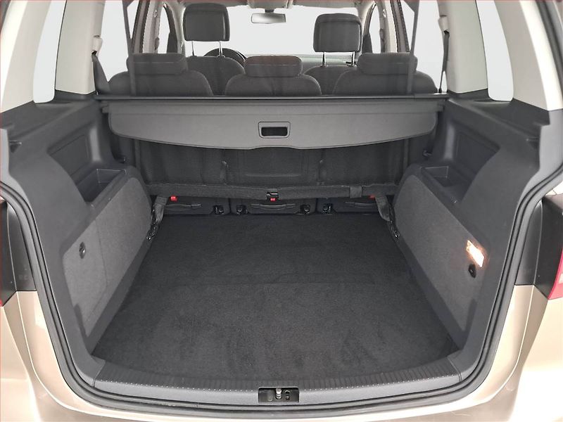 Volkswagen Touran (2012) 1.4 TSI, Tempomat - fotka 13 z 19