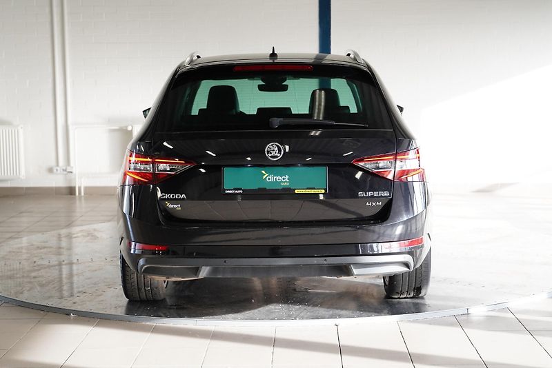 Škoda Superb - fotka 6 z 30