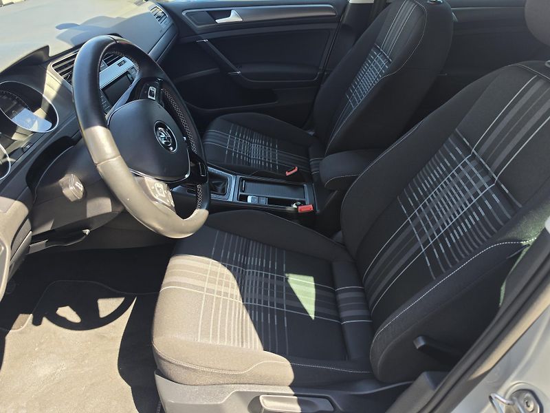 Volkswagen Golf Variant 1.4 TSi Lounge  - fotka 14 z 14