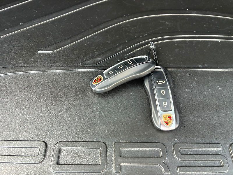 Porsche Cayenne (2019) 3.0, 250KW, 4x4, 360°, KEYLESS - fotka 33 z 38