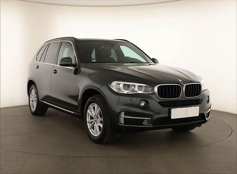 BMW X5 (2014) xDrive25d - fotka 1 z 18