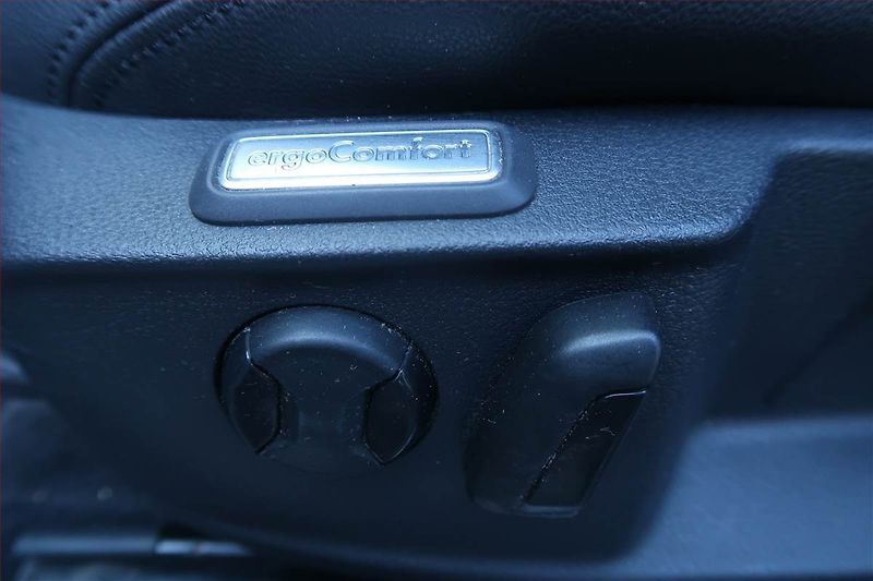 Volkswagen Passat (2015) 2.0 TDI, Automat, Kůže, Navi - fotka 21 z 26
