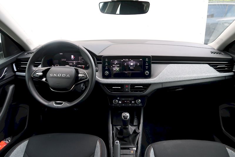 Škoda Scala (2025) Selection 1.0 TSI 85 kW - fotka 5 z 23