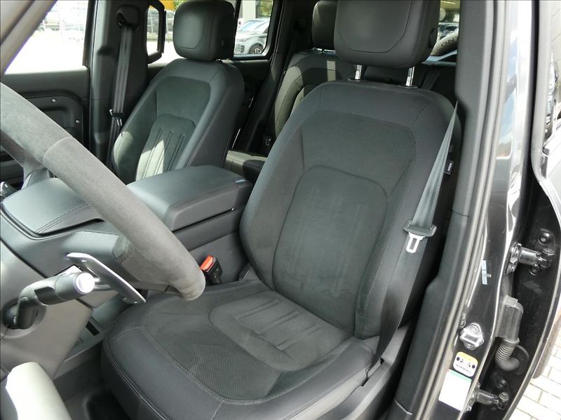 Land Rover Defender 5,0 P525 Carpath.EDT,1Maj,DPH - fotka 13 z 47