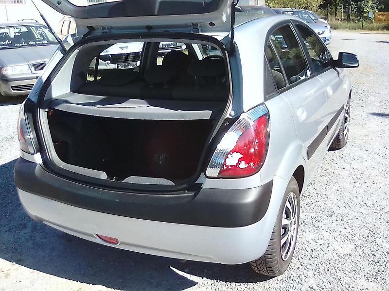 Kia Rio (2006) 1.4i 16V, velmi pěkné - fotka 28 z 30