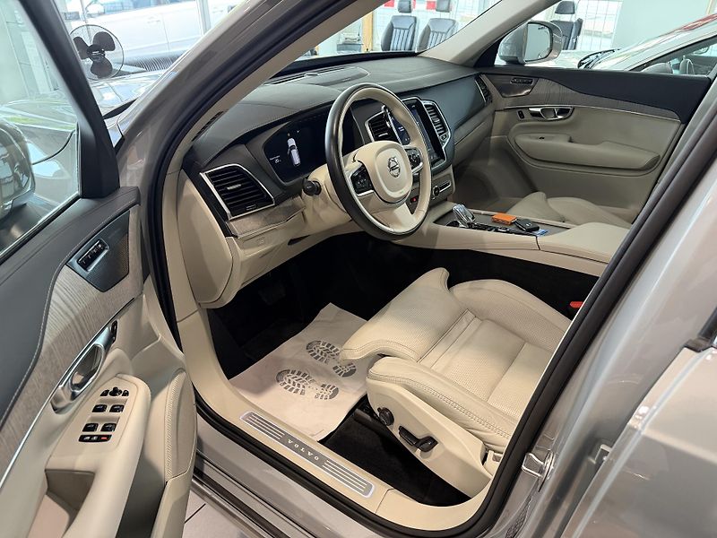 Volvo XC90 B6 AWD Ultimate Bright 7míst - fotka 9 z 30