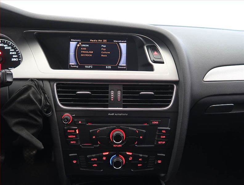Audi A4 Allroad (2011) 2.0 TDI, 4X4, Xenony - fotka 12 z 17