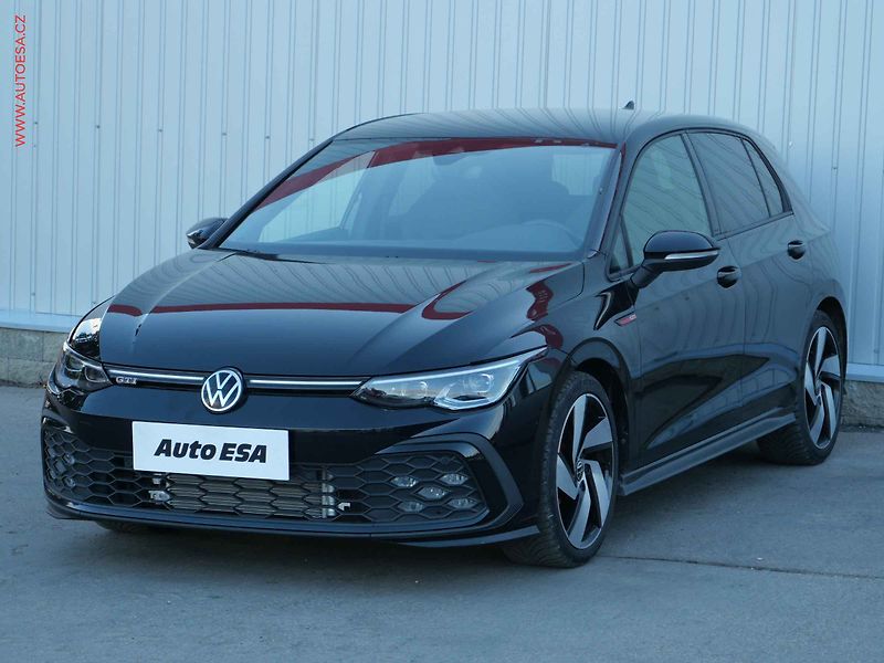 Volkswagen Golf (2022) 2.0 TSi, GTi, LED - fotka 3 z 22
