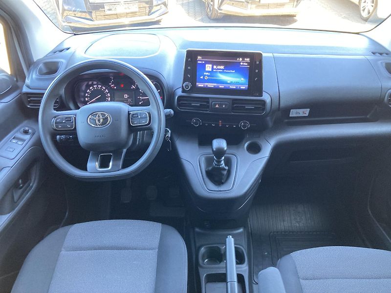 Toyota ProAce City ACTIVE CREWCAB 1.5 D-4D 96 kW - fotka 2 z 19
