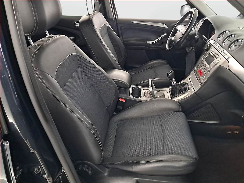 Ford S-MAX (2008) 2.2 TDCi, nová STK, Tažné - fotka 9 z 23