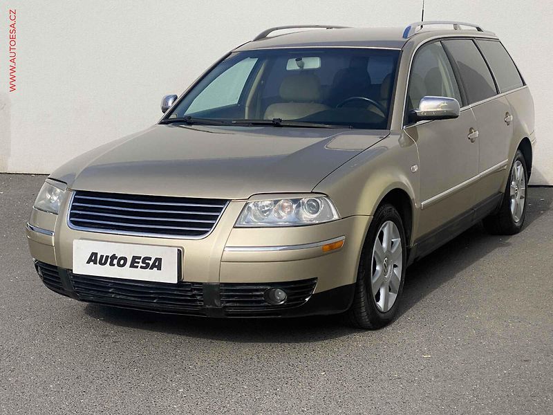 Volkswagen Passat (2001) 1.9TDi, ČR, AC, xenon, navi - fotka 3 z 19