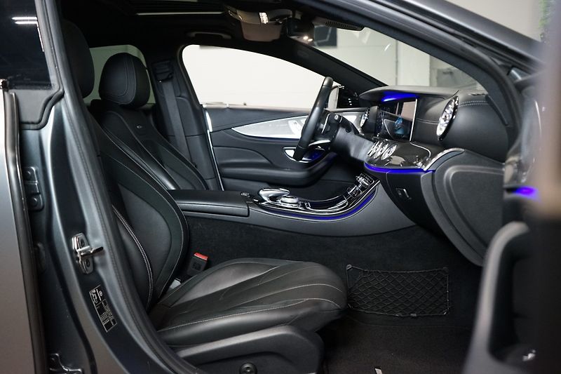 Mercedes-Benz CLS (2019) MANUFAKTUR*HUD*VZDUCH*360 - fotka 20 z 38