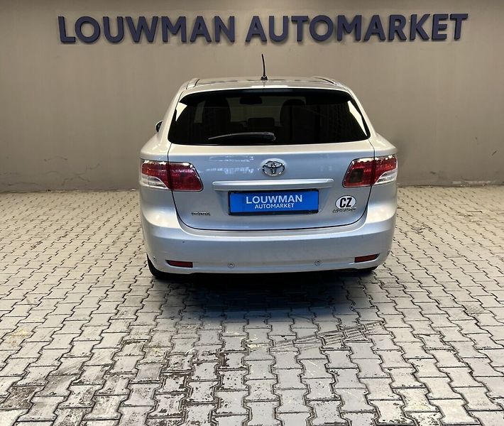 Toyota Avensis 1.8 VVT-i Sol - fotka 13 z 15