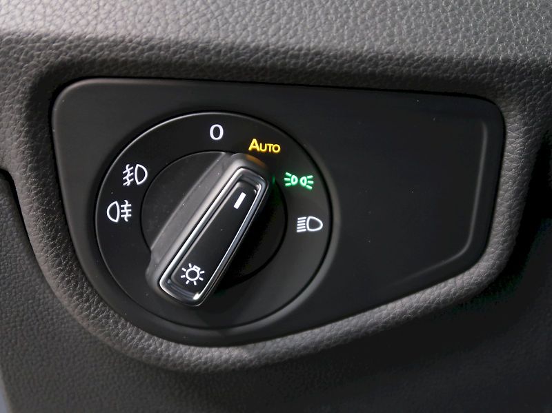Volkswagen Touran (2023) HIGHLINE 2.0TDI DSG - fotka 33 z 37
