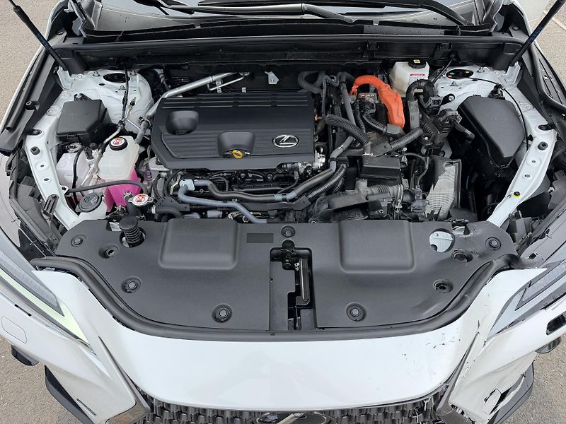 Lexus NX 350h 140kW HEAD-UP - fotka 10 z 21