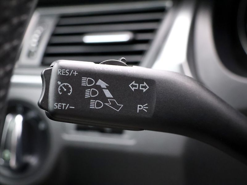 Škoda Rapid 1,2 TSI Drive Xenon 1.Maj. - fotka 16 z 32