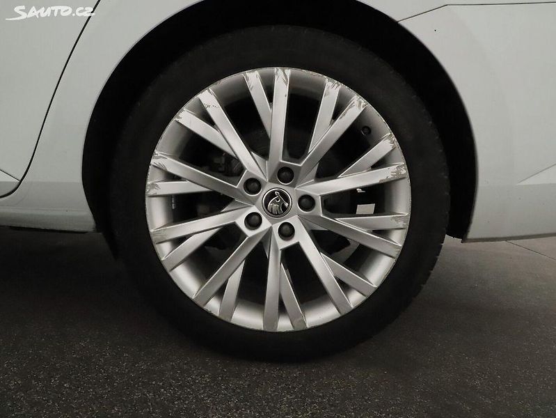 Škoda Superb (2020) - fotka 12 z 21