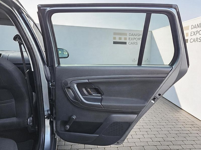 Škoda Fabia 1.2 TSI 63kW AMBITION,TEMPOMAT - fotka 27 z 32