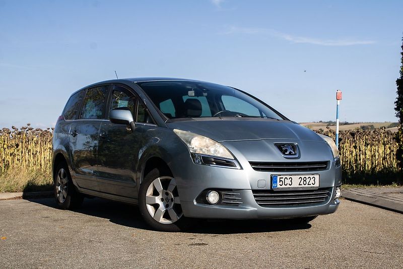 Peugeot 5008 - fotka 2 z 16