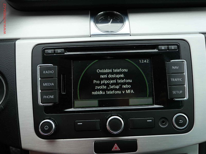 Volkswagen Passat (2013) 2.0 TSi, Highline, DSG, bixen - fotka 22 z 27