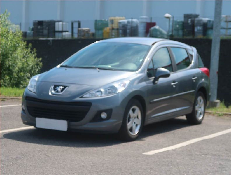 Peugeot 207 (2010) 1.4 VTi, po STK, jezdí skvěle - fotka 2 z 13
