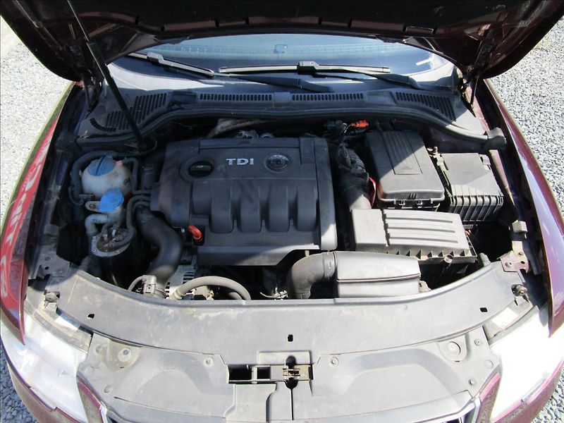 Škoda Superb 2.0TDi DSG, Elegance - fotka 43 z 46