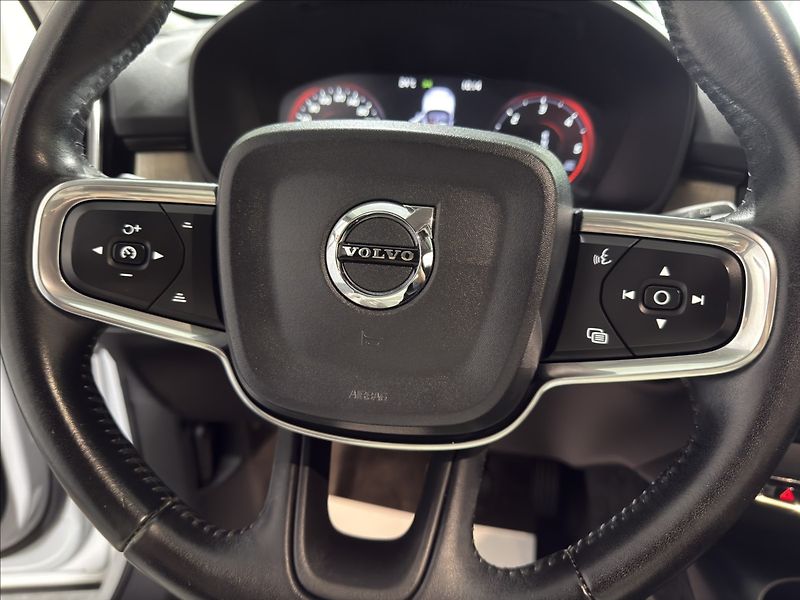 Volvo XC40 2,0   D4 INSCRIPTION ZÁRUKA 28 - fotka 12 z 46