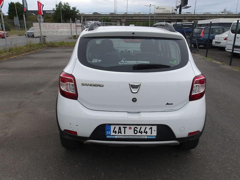 Dacia Sandero 1,0i 66kW STEPWAY  ČR NAJ.4000 - fotka 4 z 24
