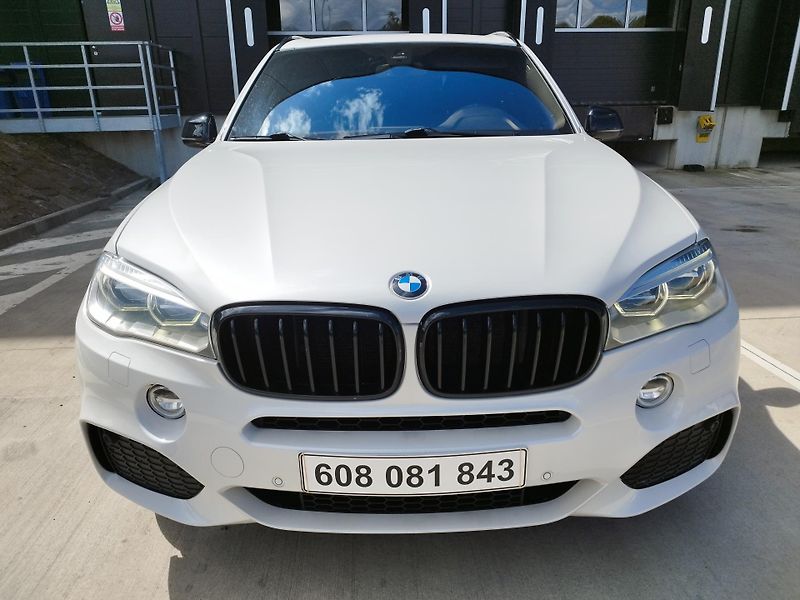 BMW X5 (2015) 4.0D,M-PACKETvolat 608 081 843 - fotka 9 z 20