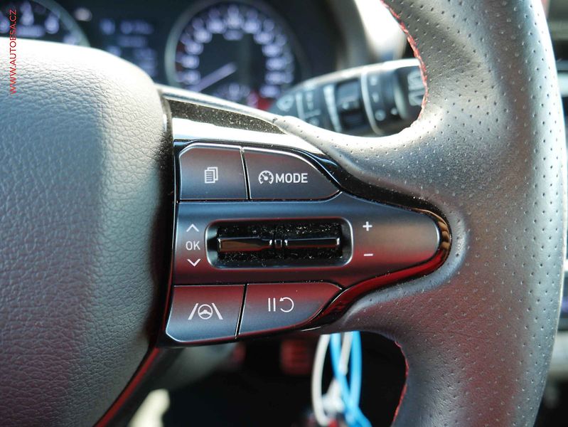 Hyundai i30 (2022) 1.5T-GDi, 1.maj,ČR, AC, LED - fotka 15 z 23