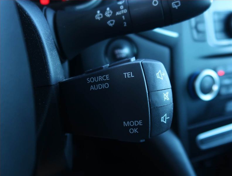 Renault Mégane (2018) Limited 1.6 SCe, Serv.kniha - fotka 16 z 20