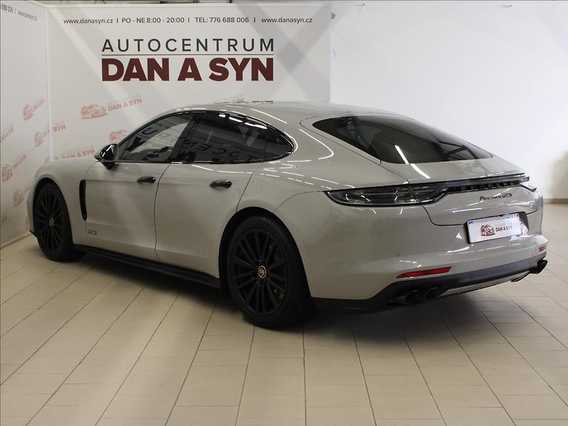 Porsche Panamera 4,0 GTS 368 kW zánovní stav - fotka 6 z 36