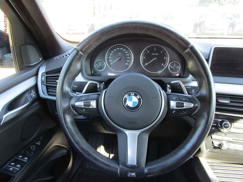 BMW X5 (2014) 3.0D xDrive30d, ČR, AT, bixen - fotka 15 z 19