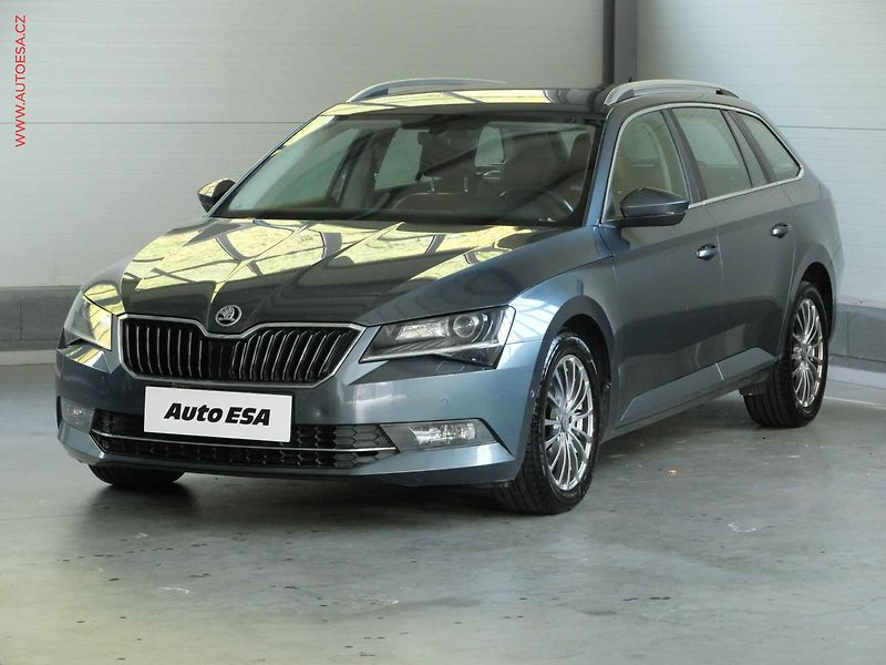 Škoda Superb (2015) 1.6 TDi, DSG, bixen, navi - fotka 3 z 22