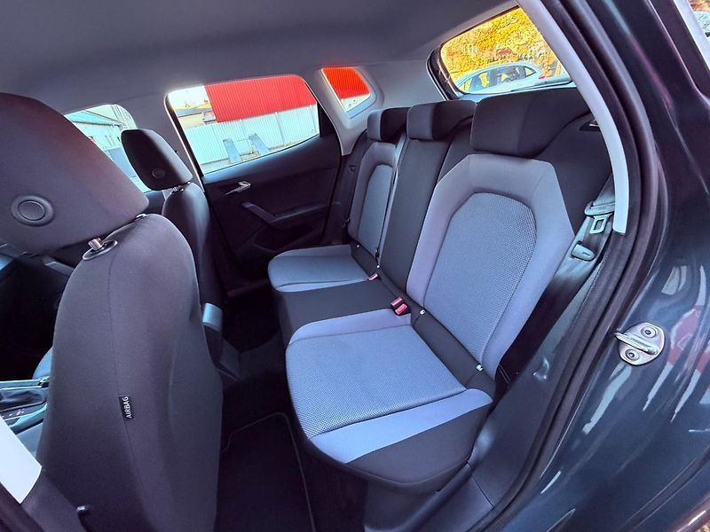 Seat Arona 1.0 TSi DSG Style, 67 tkm - fotka 12 z 29
