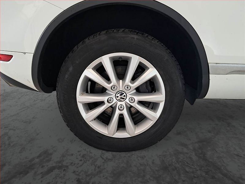 Volkswagen Touareg (2012) 3.0 TDI, 4X4, Automat - fotka 15 z 21