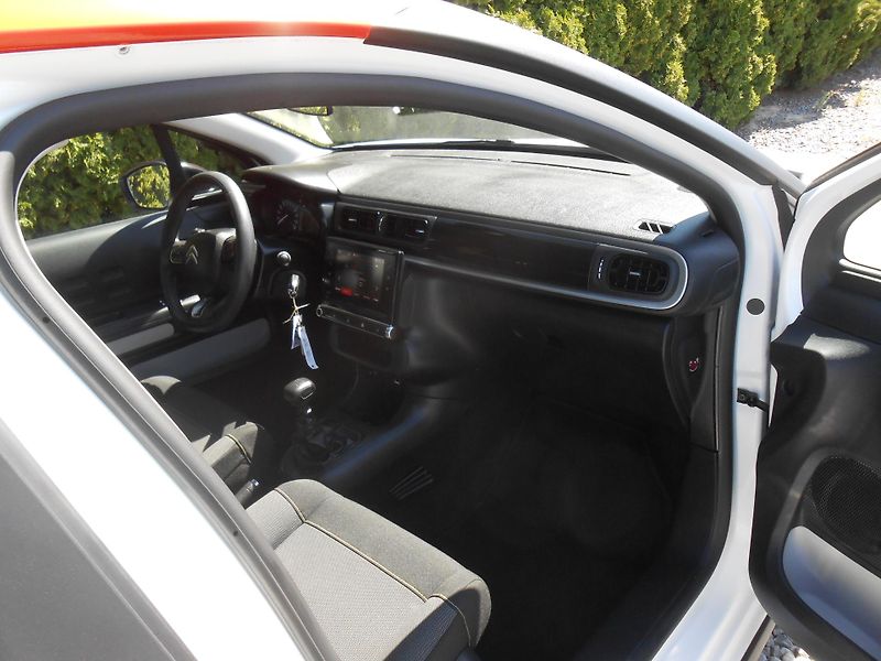 Citroën C3 1.5HDi,6kvalt, Full led - fotka 18 z 40
