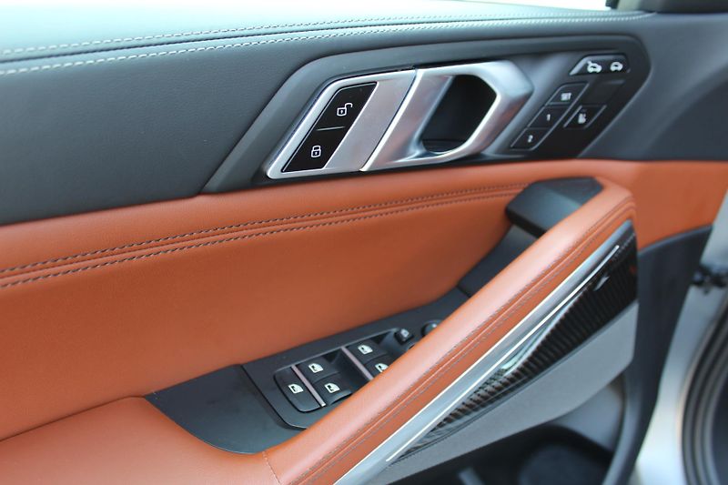 BMW X6 M60i xDrive, 390kW - fotka 23 z 27