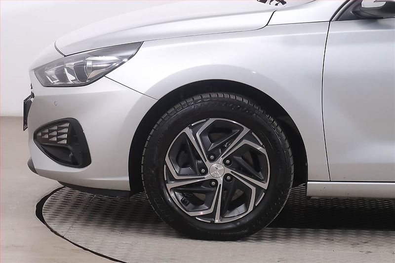 Hyundai i30 (2021) Family 1.5 DPI, Serv.kniha - fotka 15 z 23