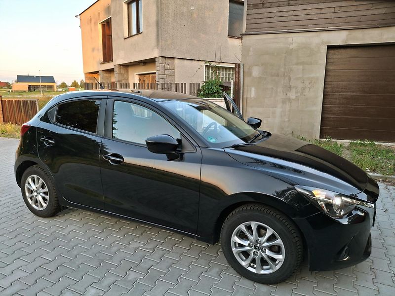 Mazda 2 1.5 benzin  - fotka 7 z 41