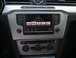 Volkswagen Passat (2015) 2.0 TDI, Navi, Tempomat - náhled 12