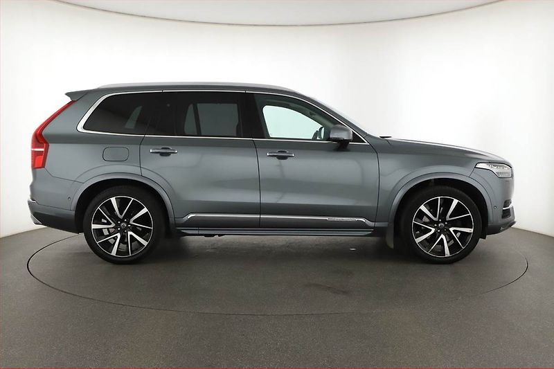 Volvo XC90 (2017) D5 AWD - fotka 6 z 21