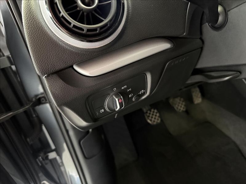 Audi A3 1,2   TFSI 81kW,ATTRACTION - fotka 10 z 21