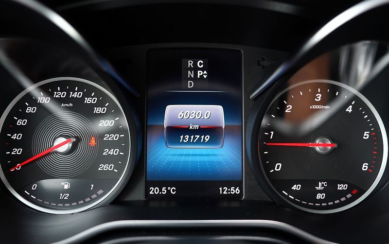 Mercedes-Benz Třídy V V300dL AMG/Burm/ČR/240 PS/6mís - fotka 43 z 50