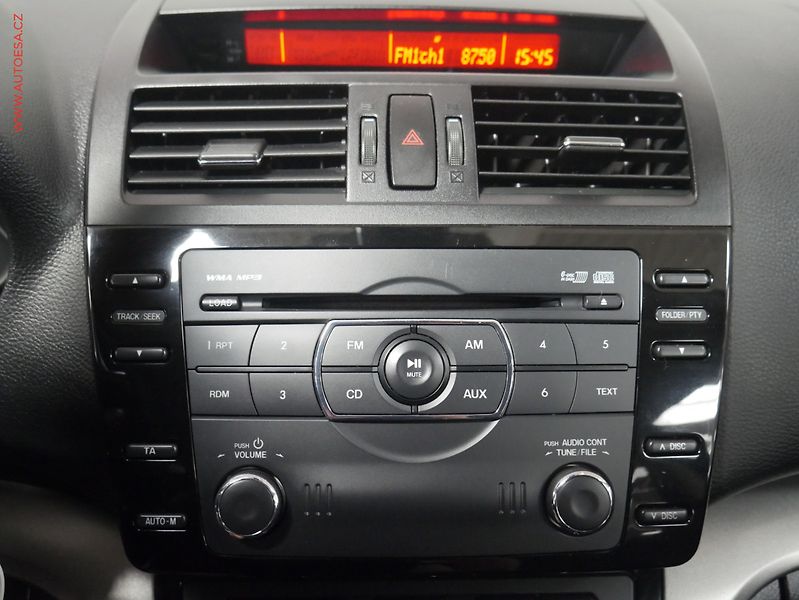 Mazda 6 (2011) 2.2 MZR-CD, Xenon, výhřev sed - fotka 18 z 19